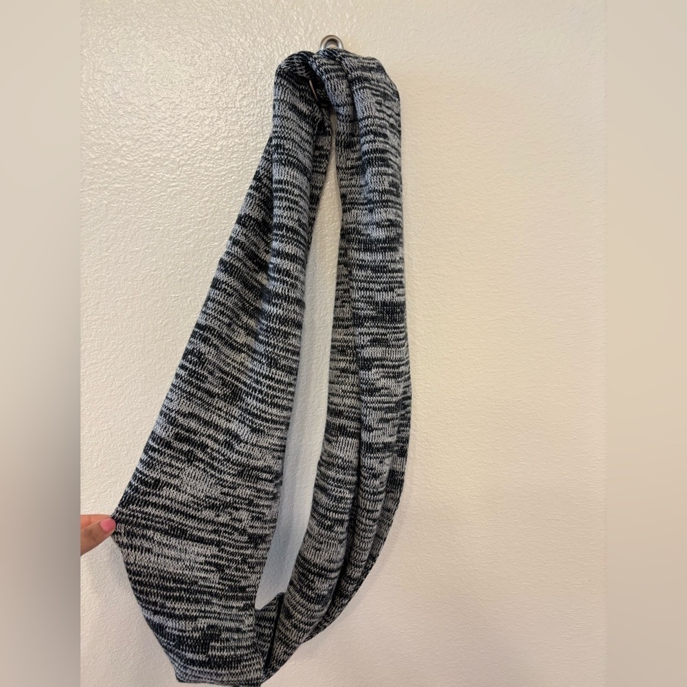 PINK Victoria's Secret Black and White Knit Scarf